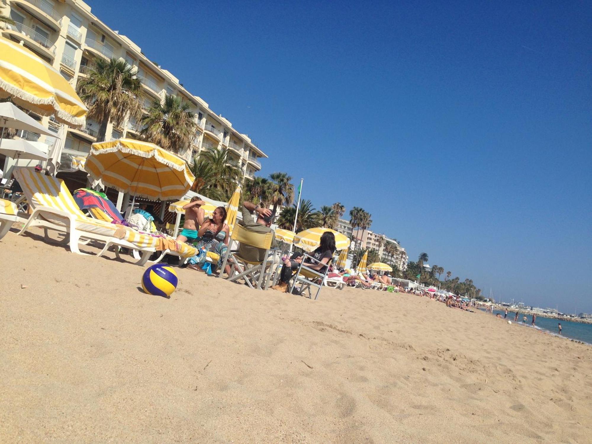 Only 60M To The Beach, 2 Bedroom Cozy Apartment, 80M2 Big Garden, Very Central Cannes Exterior photo