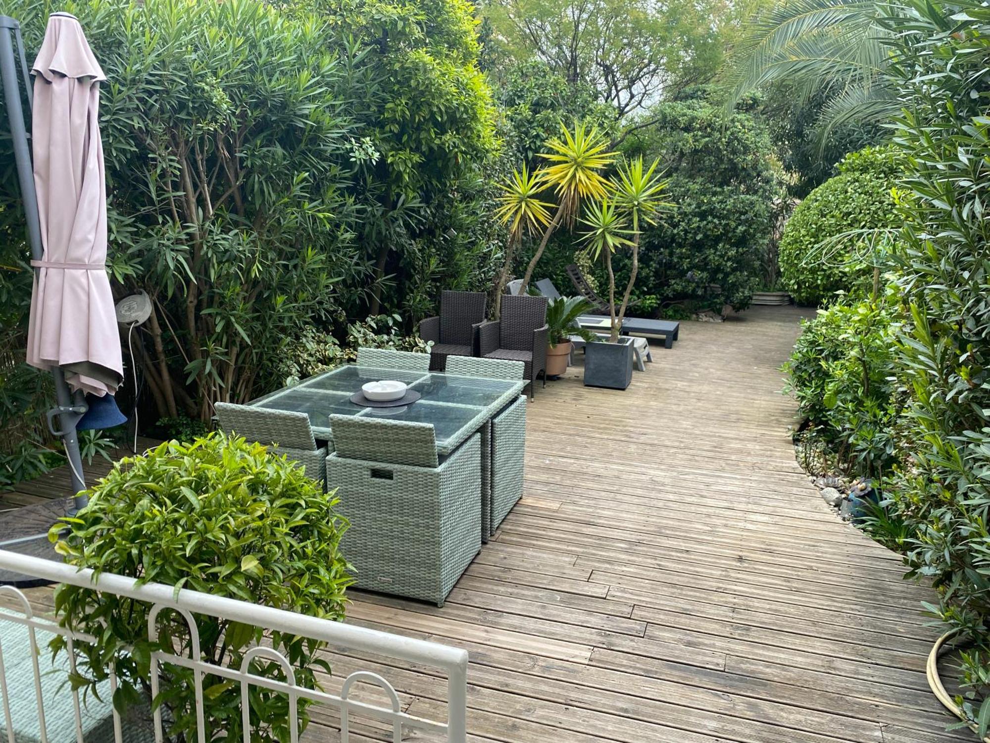 Only 60M To The Beach, 2 Bedroom Cozy Apartment, 80M2 Big Garden, Very Central Cannes Exterior photo